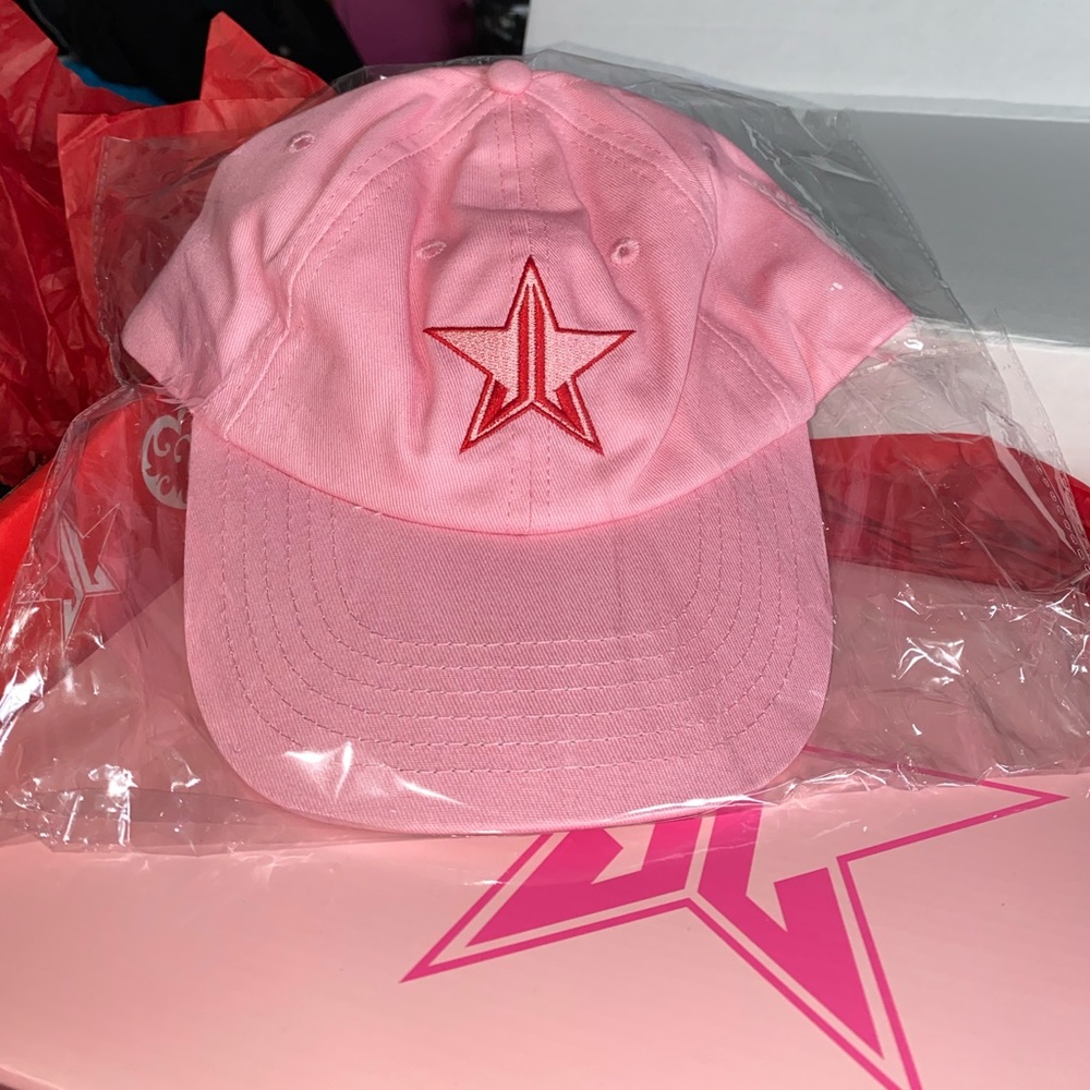 Jeffree Star exclusive Valentine’s mystery box hat